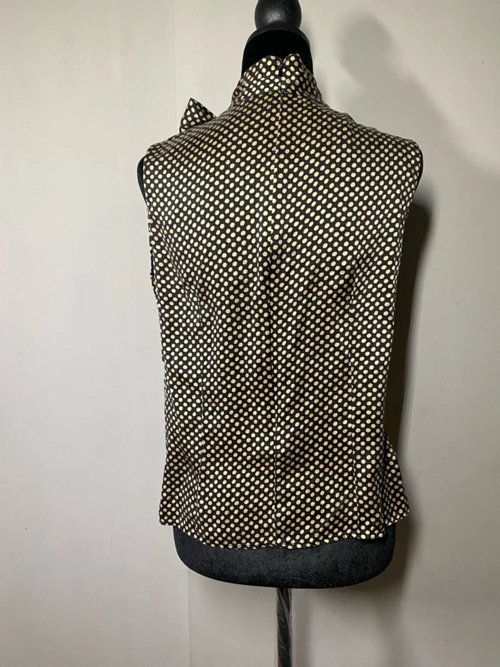 Talbots Black Sleeveless Polka Dot Tie-Neck Camisole/ blouse - Picture 3 of 4